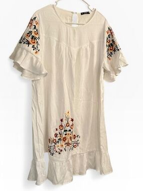 SHEIN White Keyhole Back Linen-Blend Embroidery Top